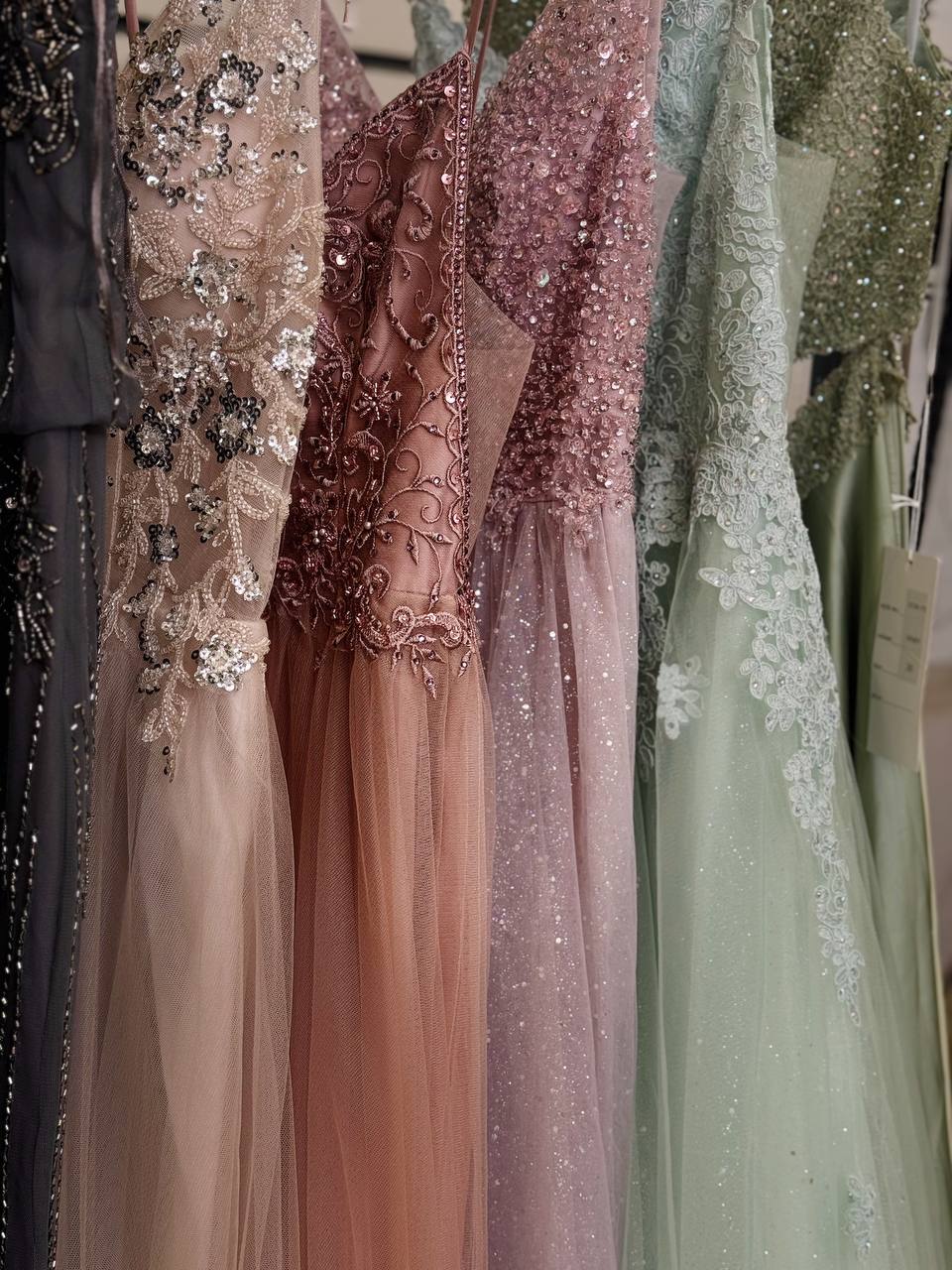 Postskriptum-heels-evening-gowns-wholesale